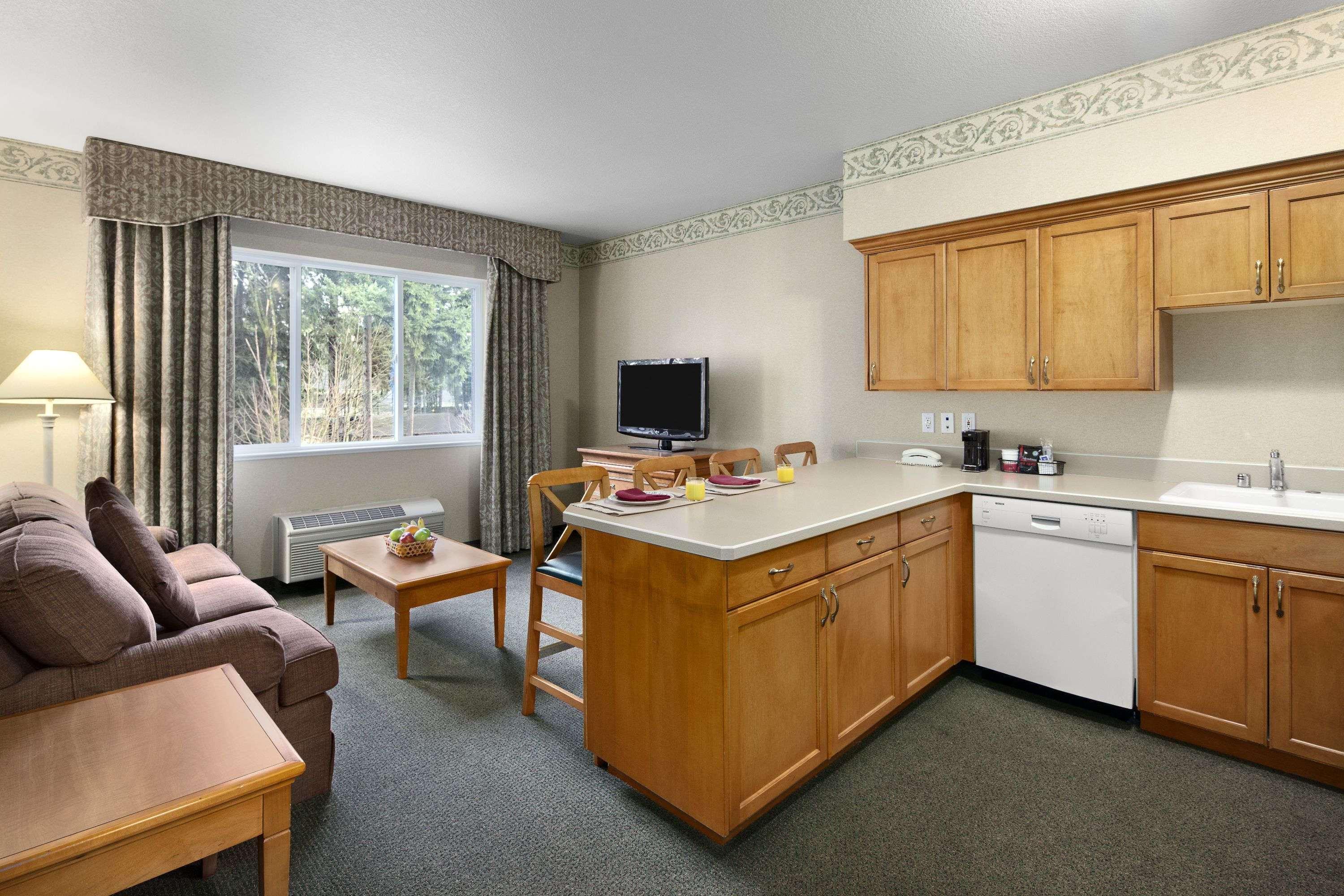 Ramada By Wyndham Olympia Hotel Exterior photo A typical one-bedroom apartment at the Residence Inn